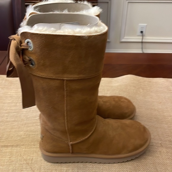 UGG Boots - Picture 4 of 12